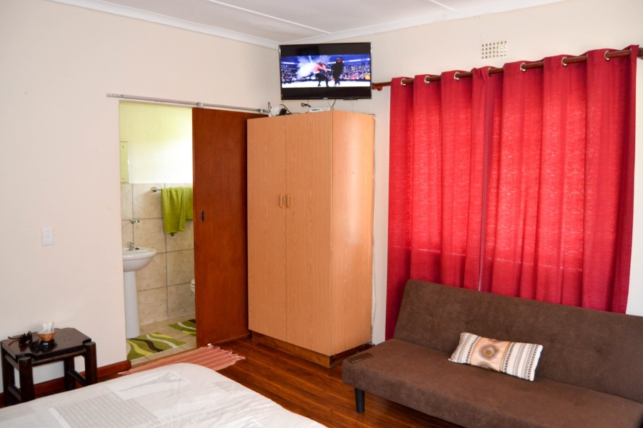 7 Bedroom Property for Sale in Suurbraak Western Cape